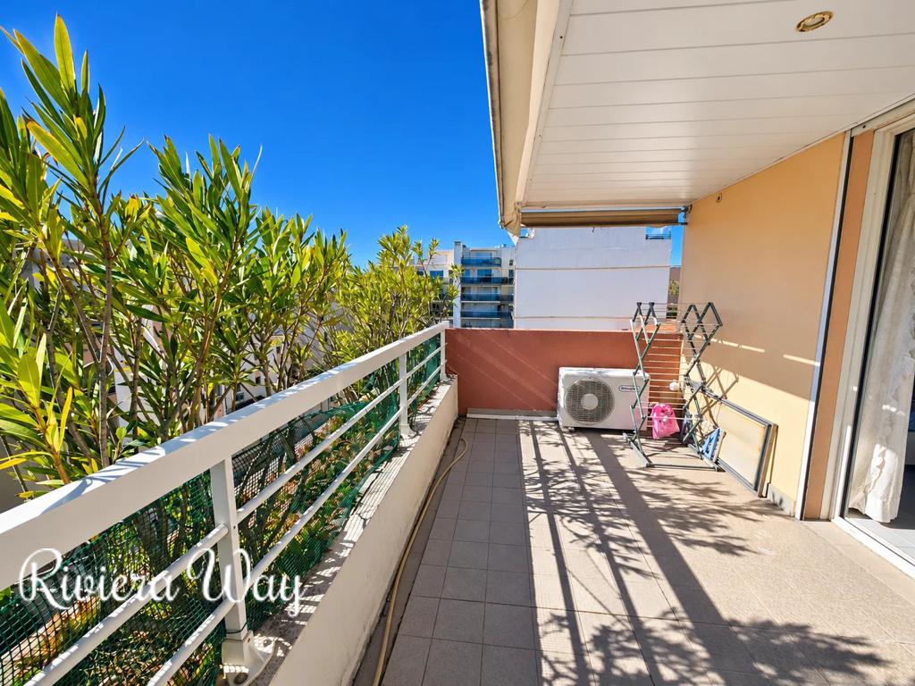 3 room apartment in Juan-les-Pins, photo #2, listing #105680400