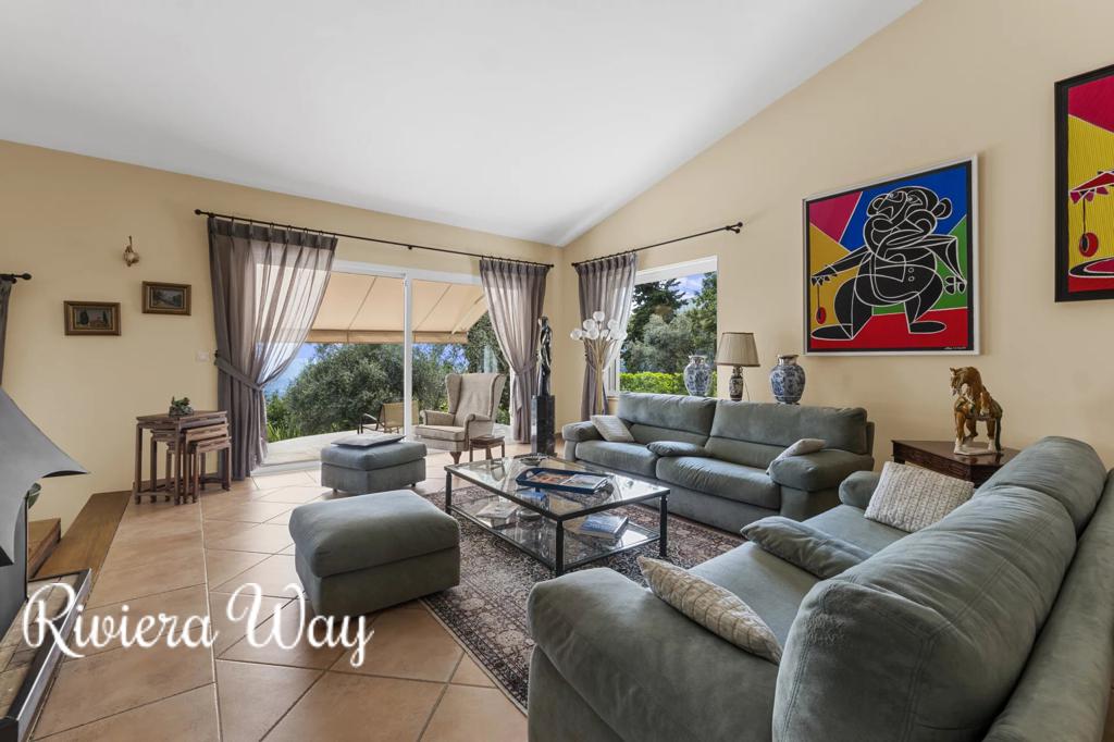 Villa in Grasse, photo #2, listing #102971148