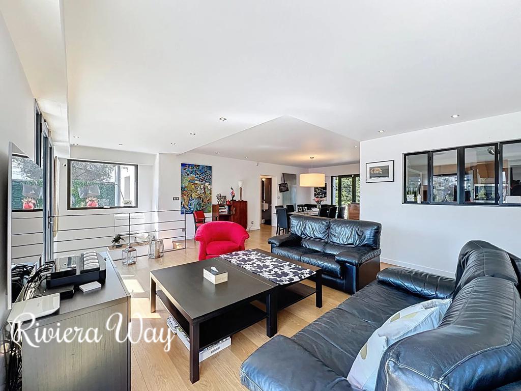 5 room villa in Mougins, photo #7, listing #102944142