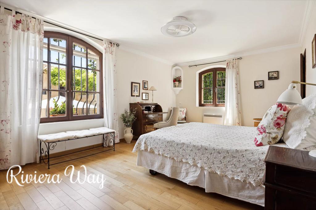 7 room villa in La Colle-sur-Loup, photo #1, listing #96269376