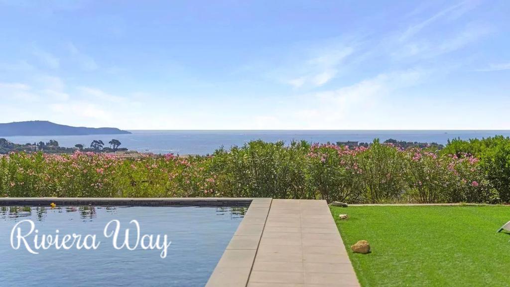 Villa in Cavalaire-sur-Mer, photo #8, listing #103906362