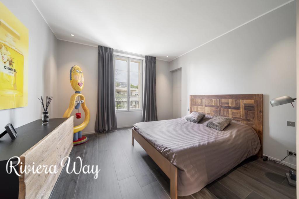 4 room apartment in Cannes, photo #10, listing #103089210