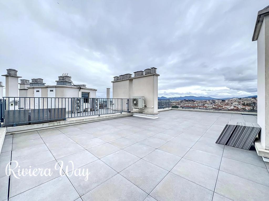 4 room apartment in Cannes, photo #1, listing #102777360