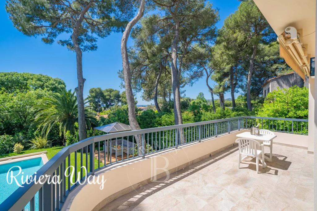 7 room villa in Antibes, photo #5, listing #99695400