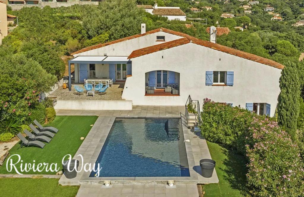 Villa in Cavalaire-sur-Mer, photo #2, listing #103906362