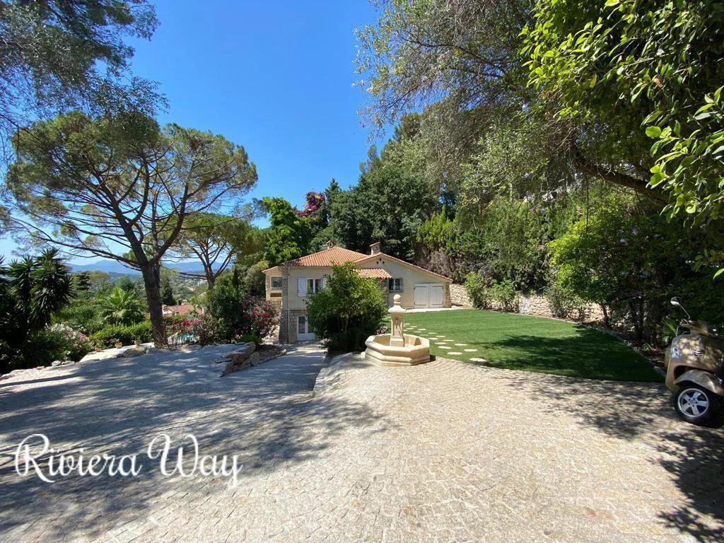8 room villa in Mougins, photo #6, listing #106864044