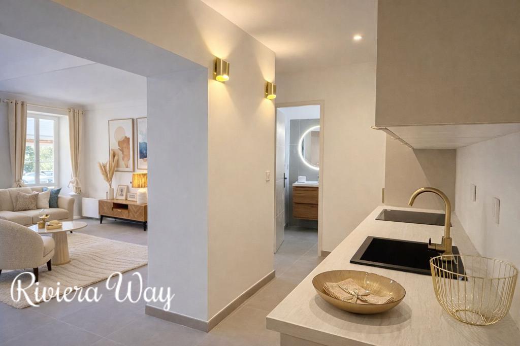 Apartment in Nice, 42 m², photo #2, listing #105644742