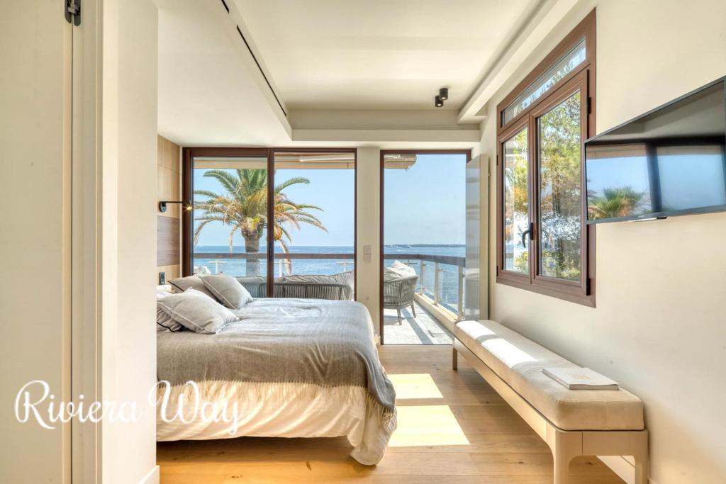 4 room apartment in Cannes, photo #10, listing #88075092