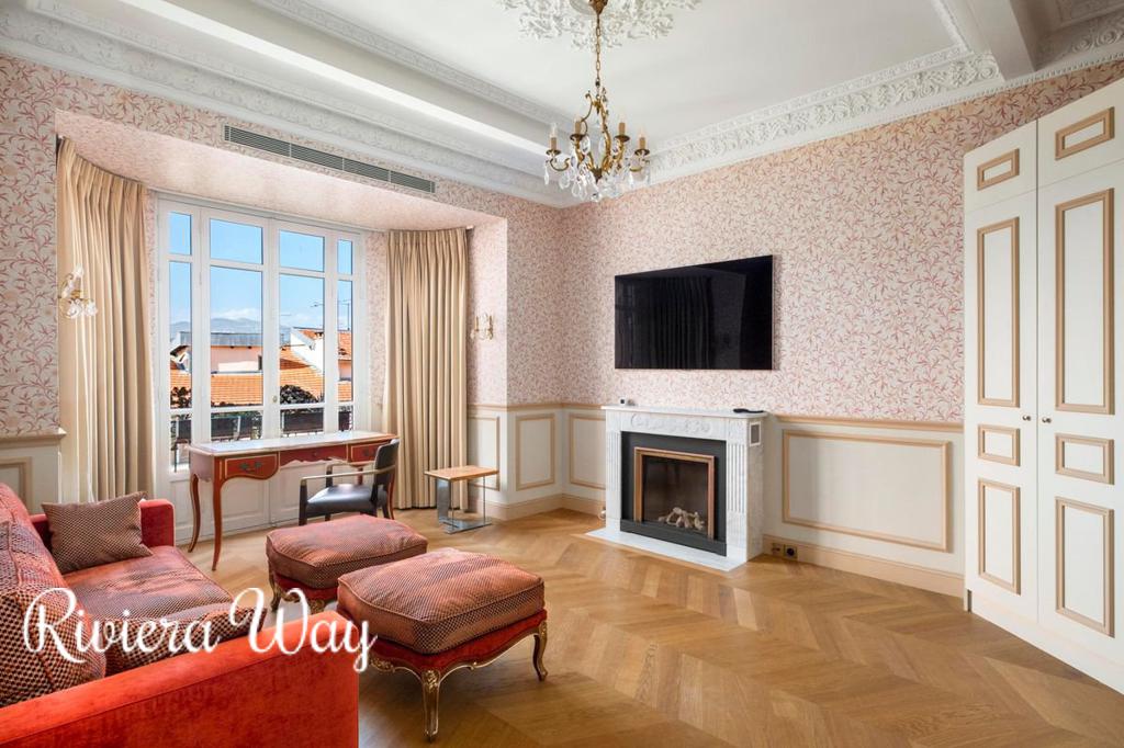 5 room apartment in Nice, 162 m², photo #1, listing #97784400