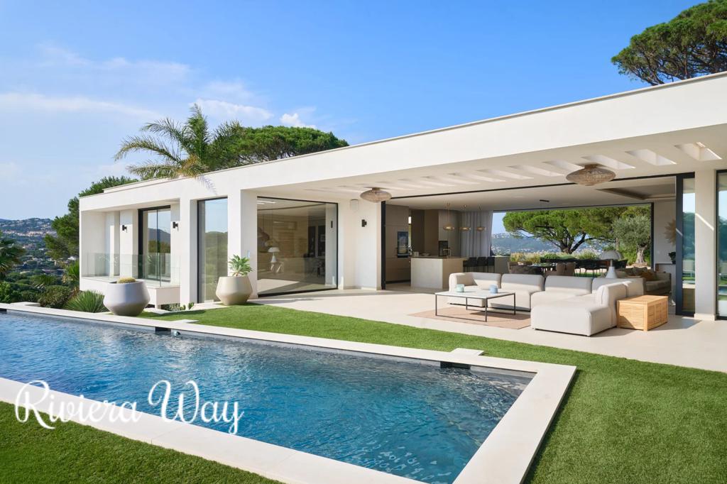 8 room villa in Sainte-Maxime, photo #2, listing #106456308