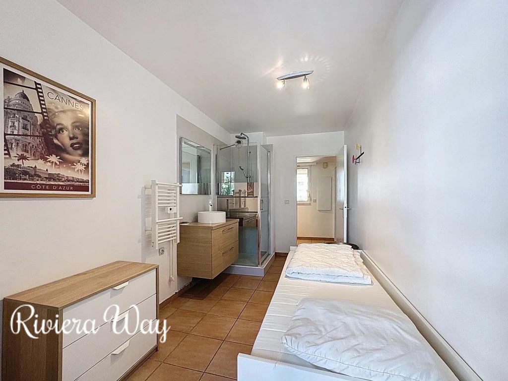 3 room apartment in Cannes, photo #9, listing #103640964