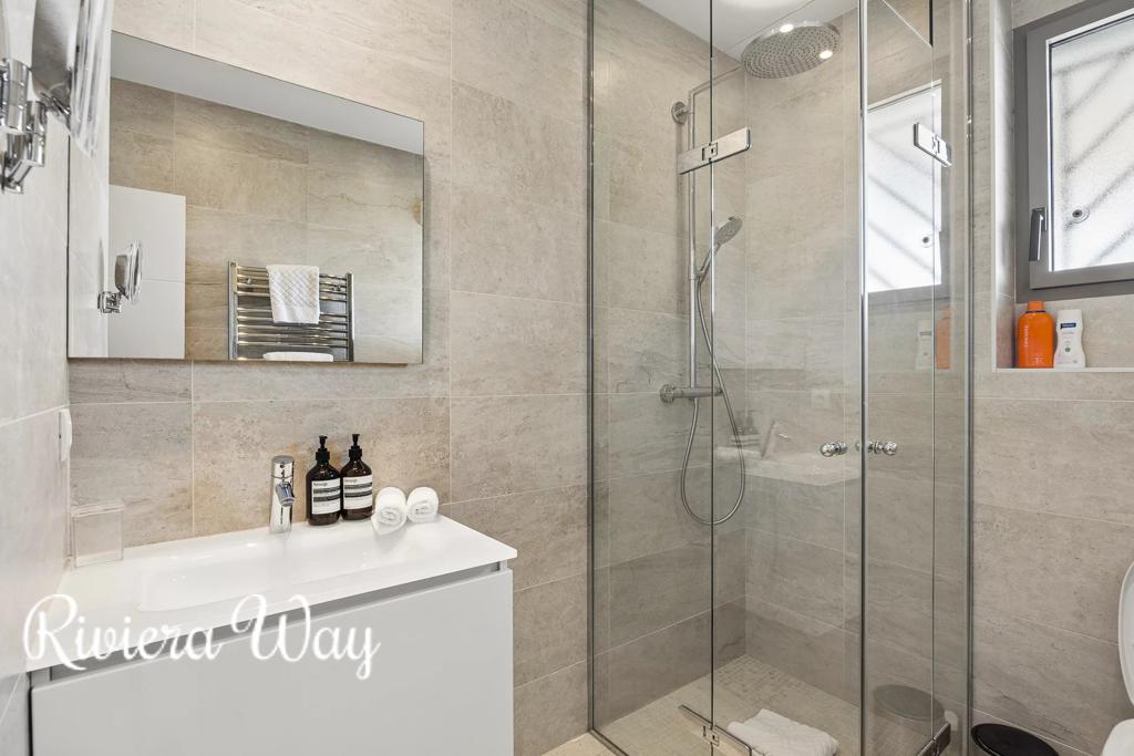 4 room apartment in Antibes, photo #10, listing #106015896