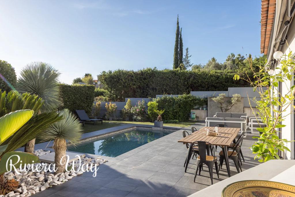 Villa in Mougins, photo #3, listing #104471430