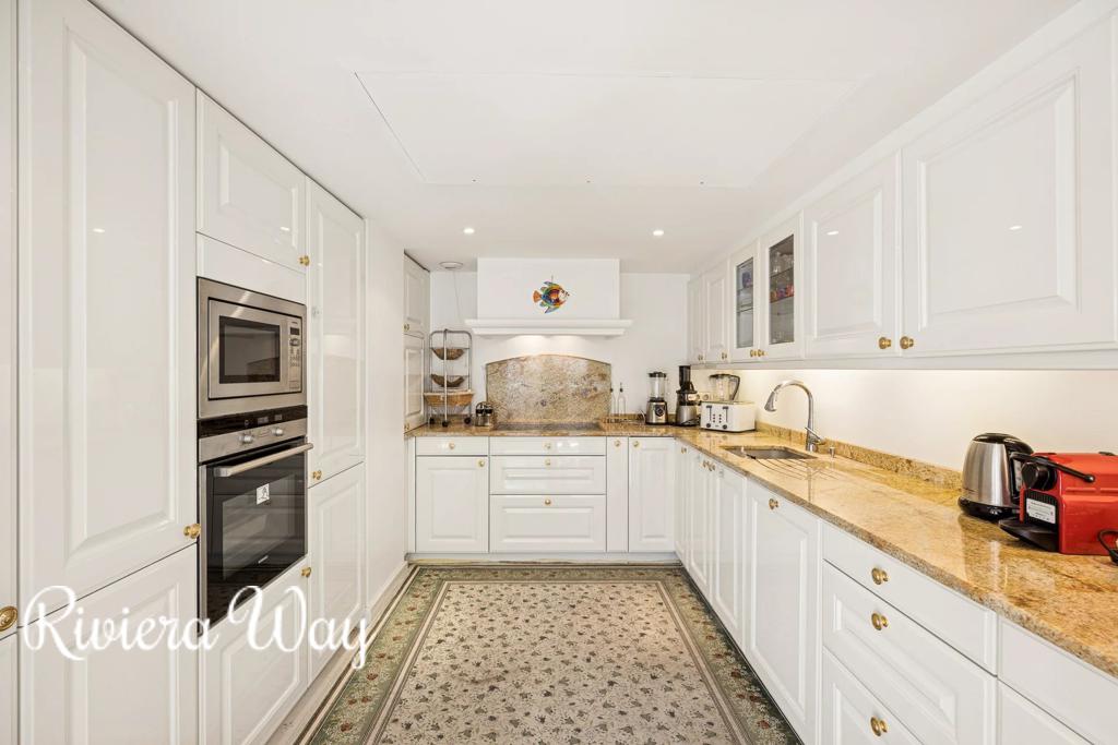 6 room apartment in Cannes, photo #6, listing #104428842