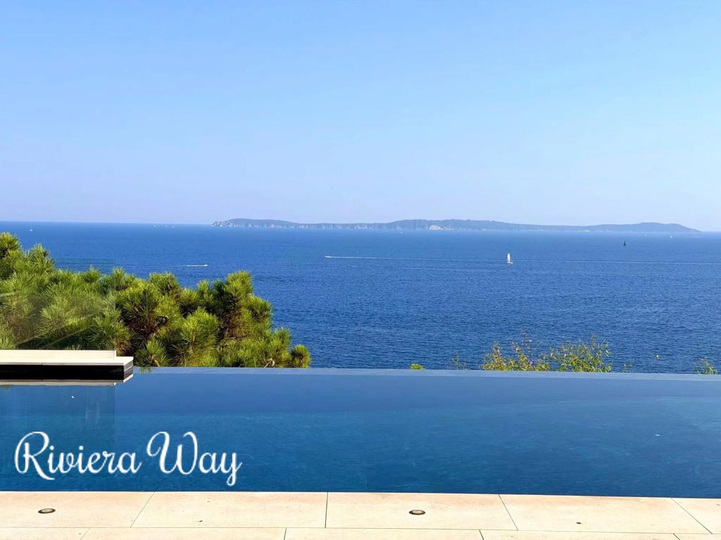 5 room villa in Rayol-Canadel-sur-Mer, photo #1, listing #90031116