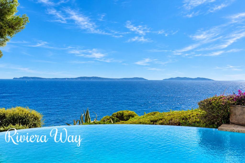 8 room villa in Rayol-Canadel-sur-Mer, photo #5, listing #107202984