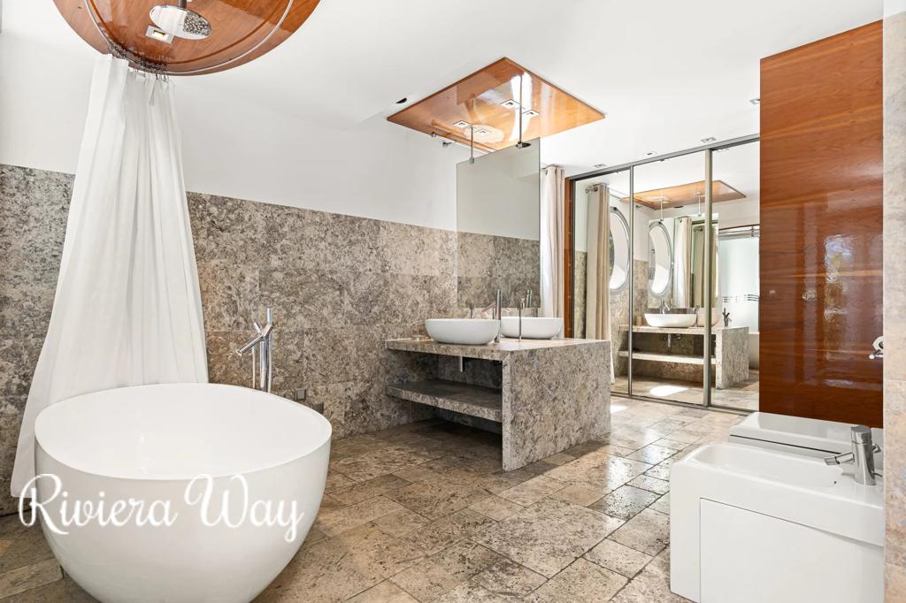 6 room villa in Cap d'Antibes, photo #10, listing #105973350