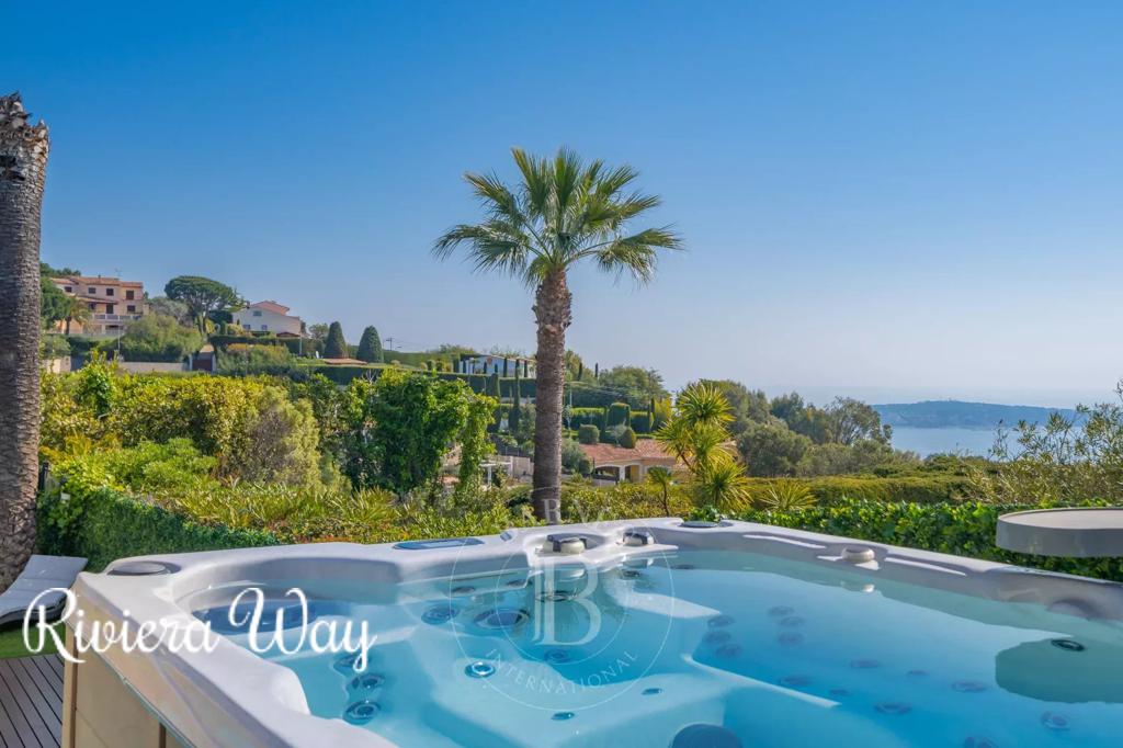 8 room villa in Vallauris, photo #10, listing #88314954