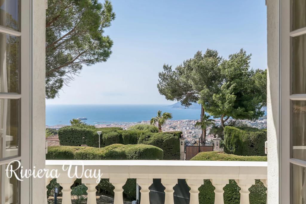 8 room villa in Cannes, photo #8, listing #99572214