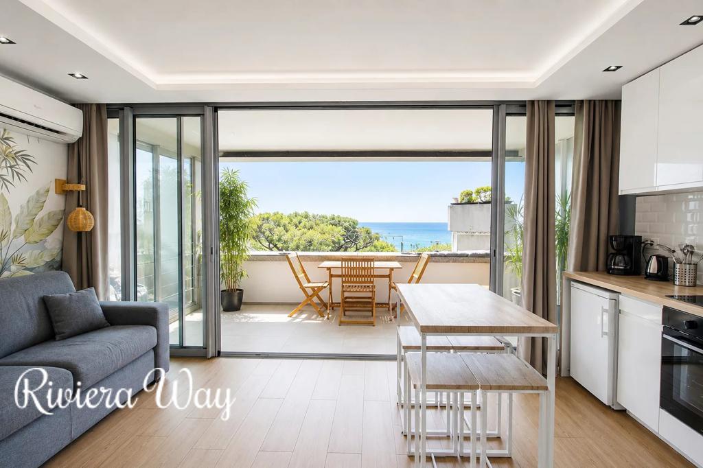 2 room apartment in Cap d'Ail, photo #3, listing #107149434