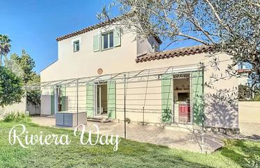 5 room villa in Antibes