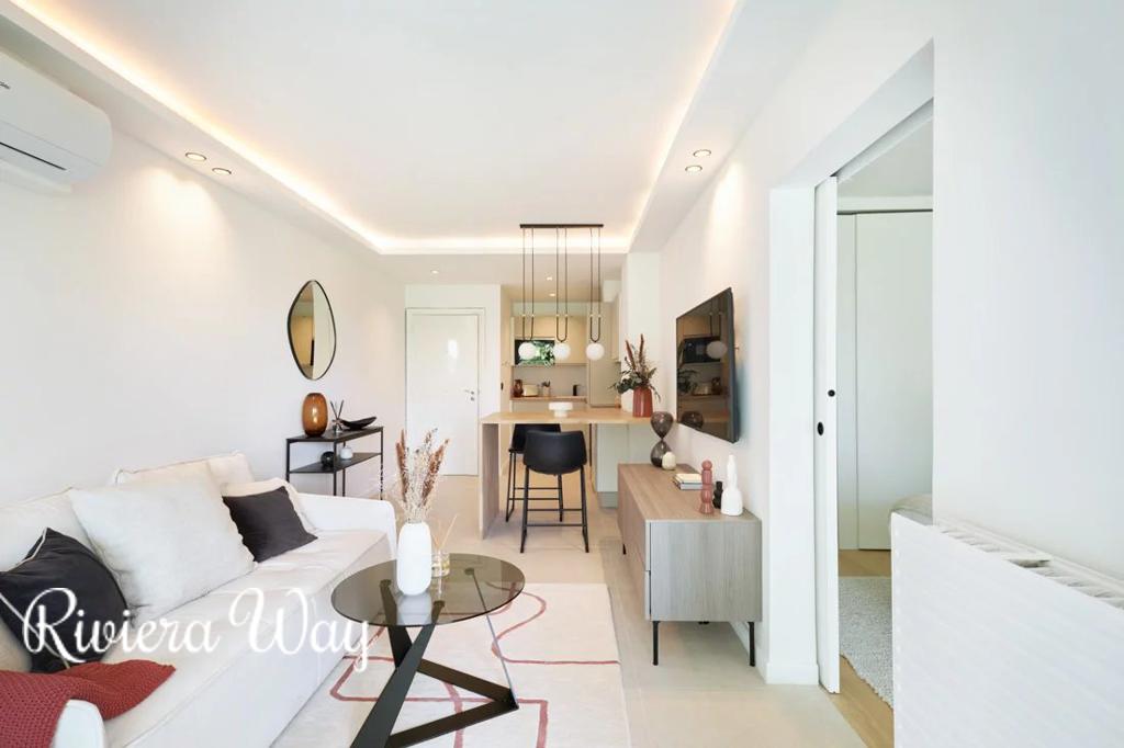 2 room apartment in Cannes, photo #5, listing #106636572