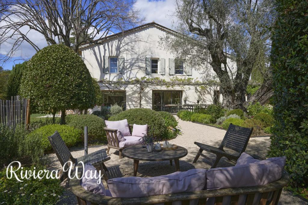 9 room villa in Mougins, photo #3, listing #99430212