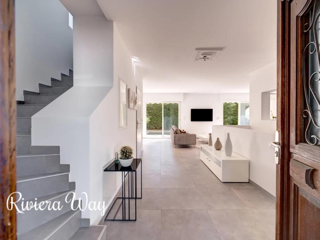 5 room villa in Cap d'Antibes, photo #8, listing #105552132