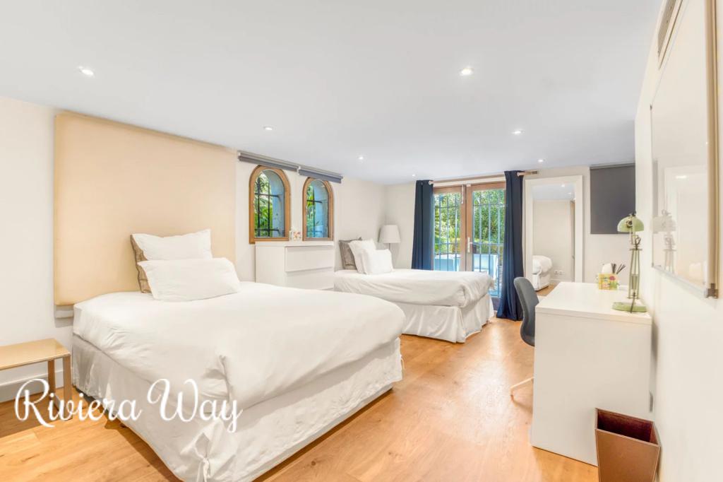 Villa in Mougins, photo #7, listing #100440144