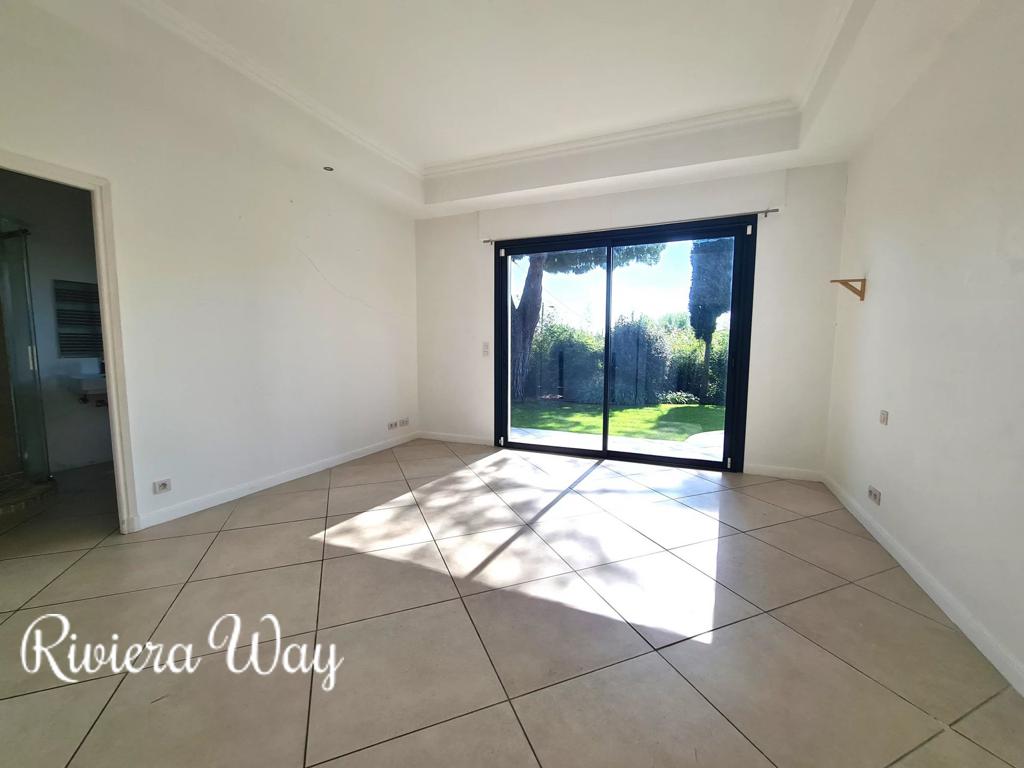 5 room villa in Mougins, photo #10, listing #107178120