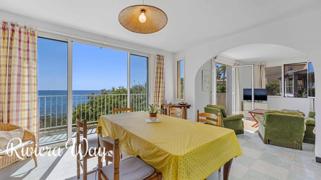 11 room villa in Fréjus, photo #9, listing #103794306