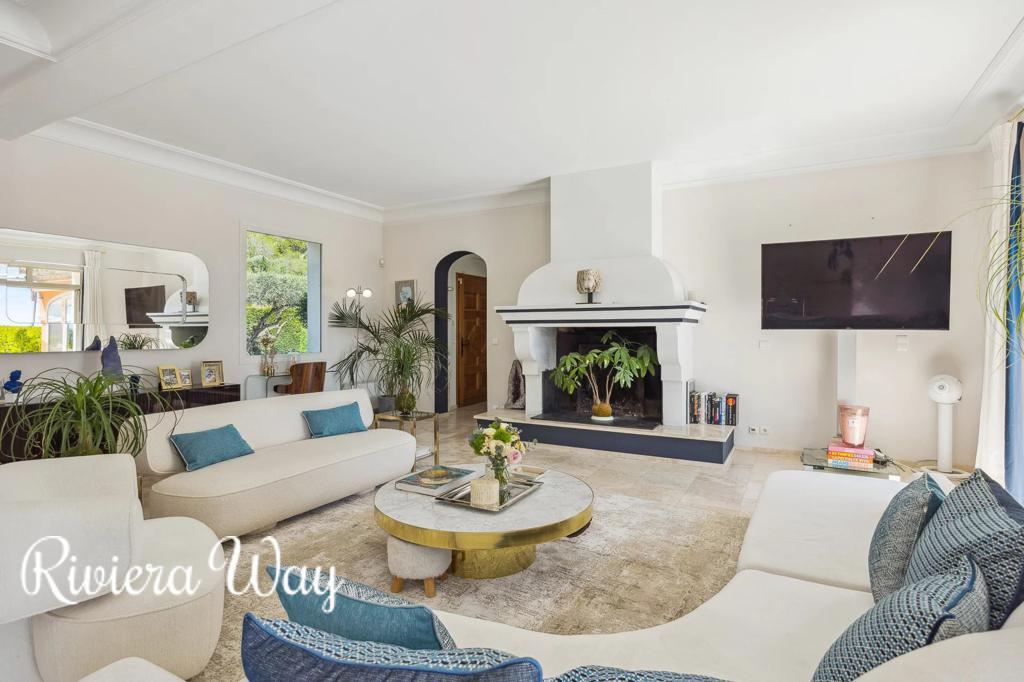 14 room villa in Grasse, photo #7, listing #102971064