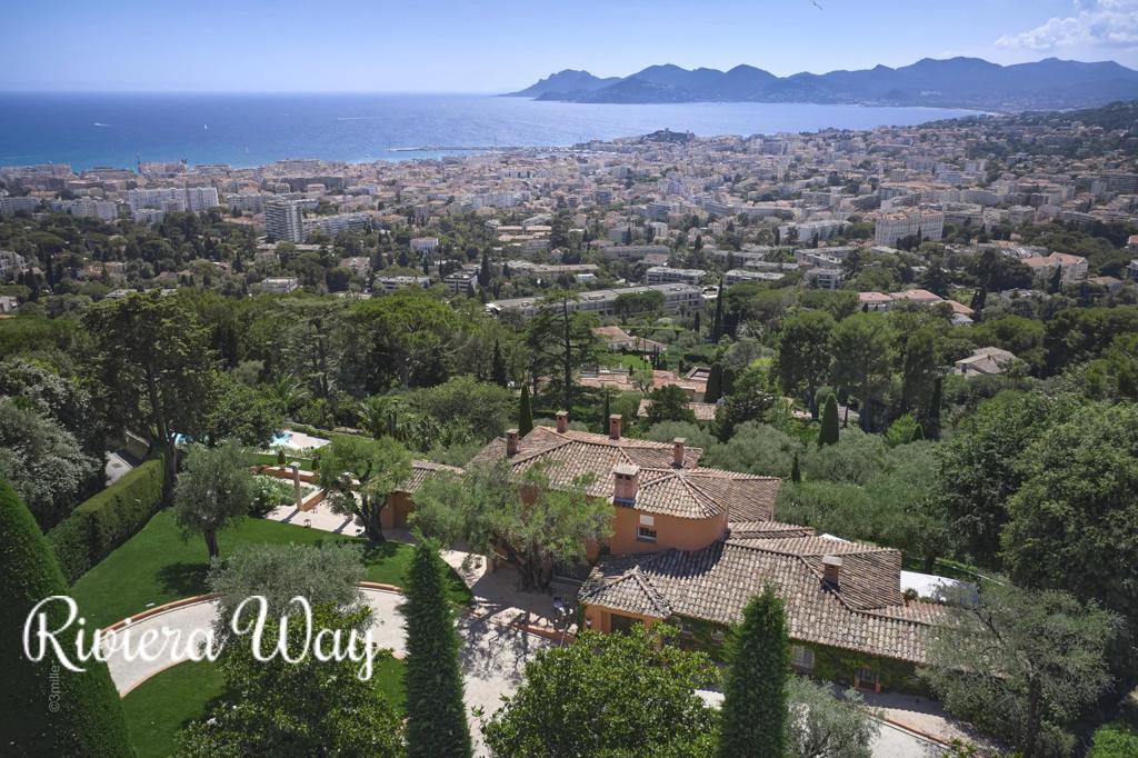 9 room villa in Cannes, photo #1, listing #106425732