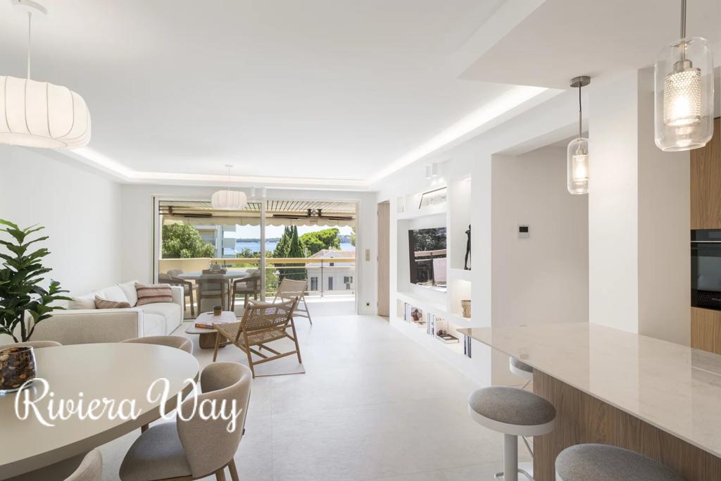 4 room apartment in Cannes, photo #8, listing #107086812