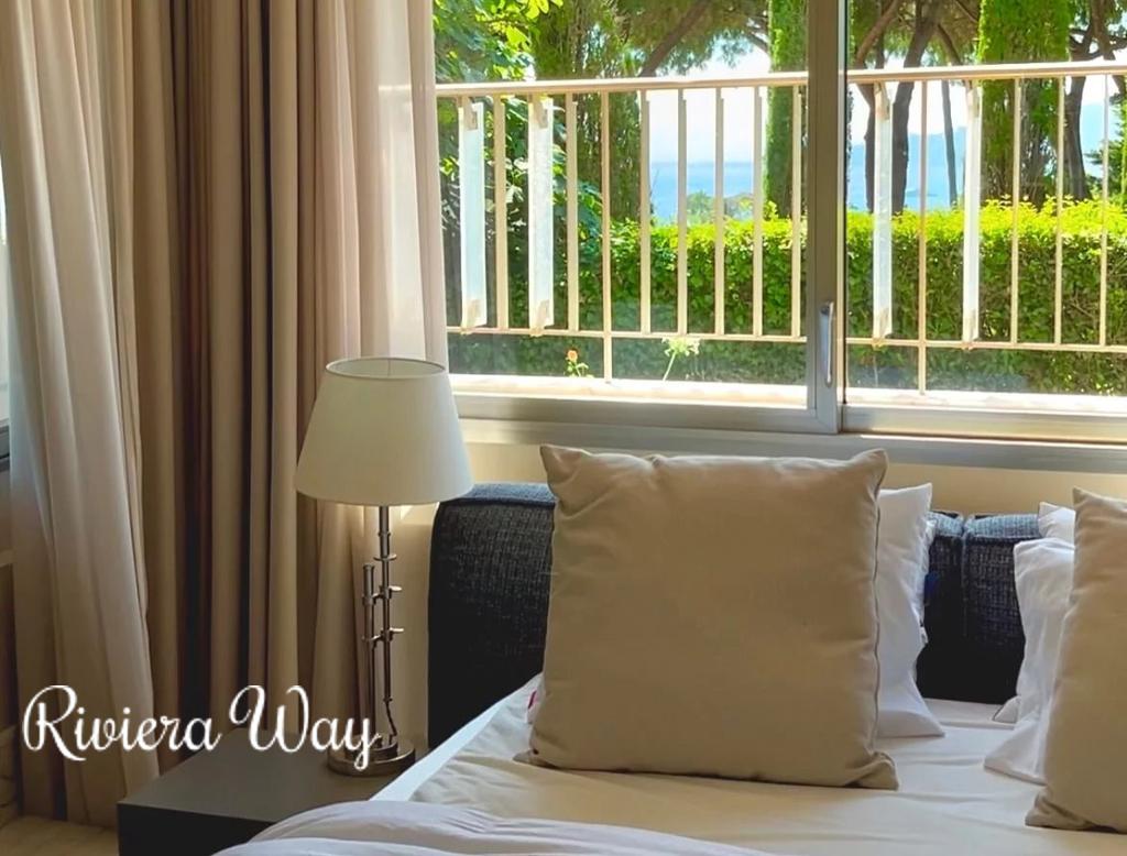 5 room apartment in Antibes, photo #5, listing #103975494