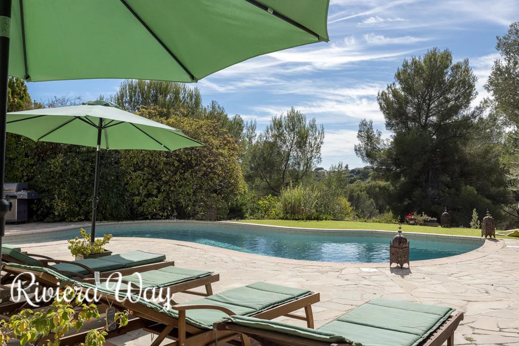 Villa in La Gaude, photo #3, listing #104429052