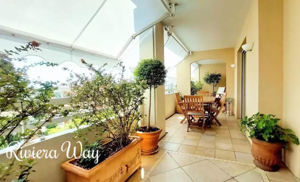 4 room apartment in Le Cannet, photo #1, listing #106050714