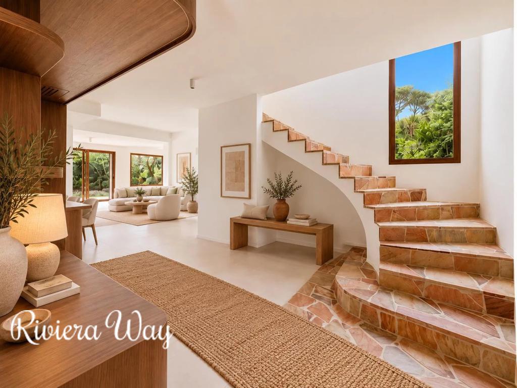 8 room villa in La Croix-Valmer, photo #3, listing #107076018