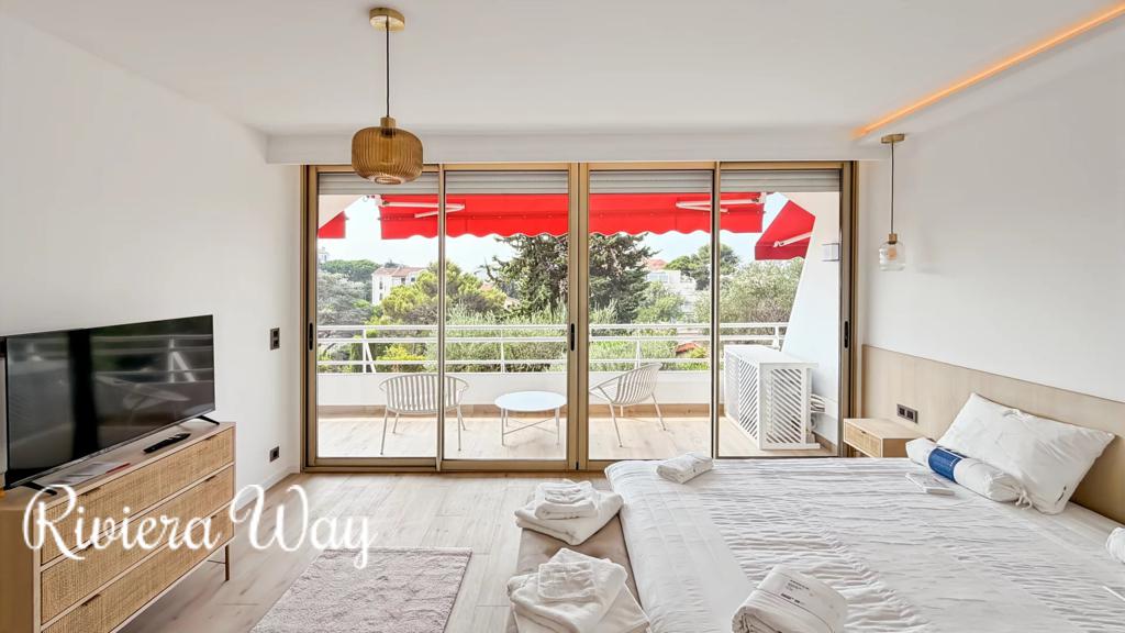 3 room apartment in Cannes, photo #6, listing #106813476