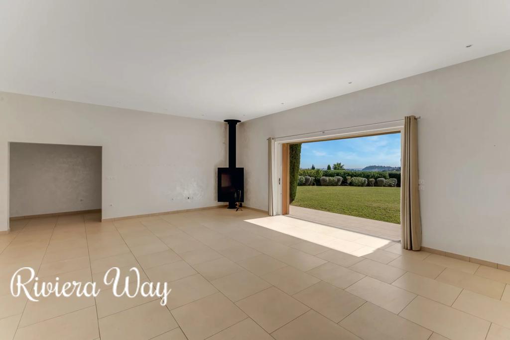 8 room villa in Cavalaire-sur-Mer, photo #5, listing #104236272