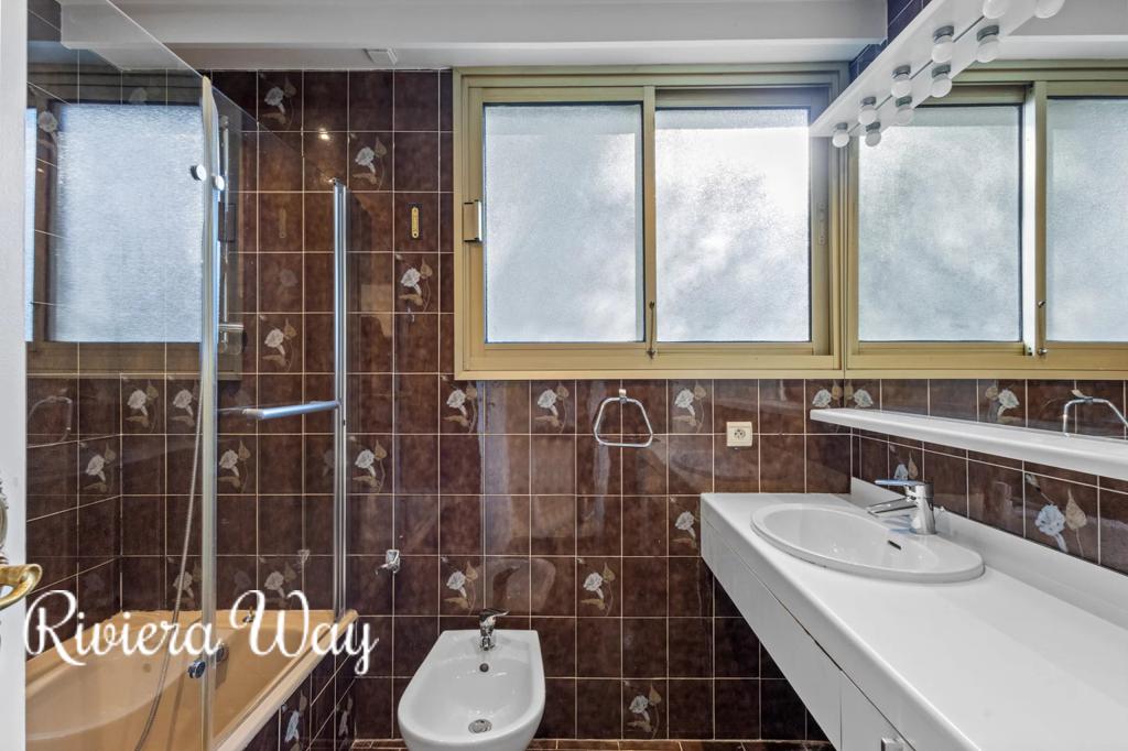 4 room apartment in Le Cannet, photo #9, listing #104520528