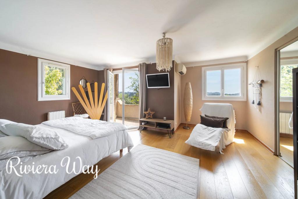 7 room villa in Mougins, photo #3, listing #103075182