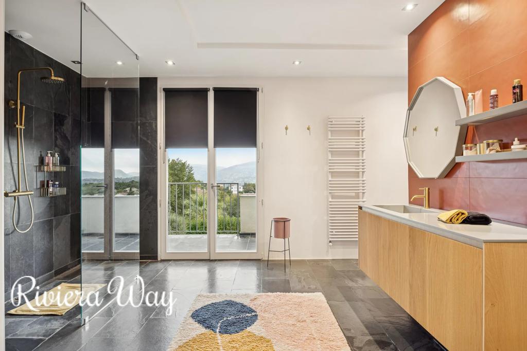 7 room villa in La Gaude, photo #7, listing #104324052