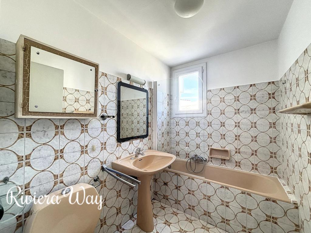 4 room apartment in Antibes, photo #9, listing #101638320