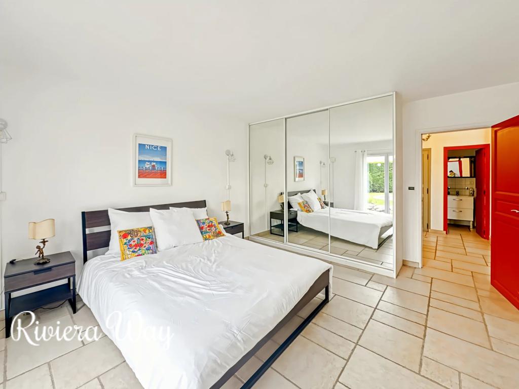 7 room villa in Roquefort-les-Pins, photo #1, listing #104059620