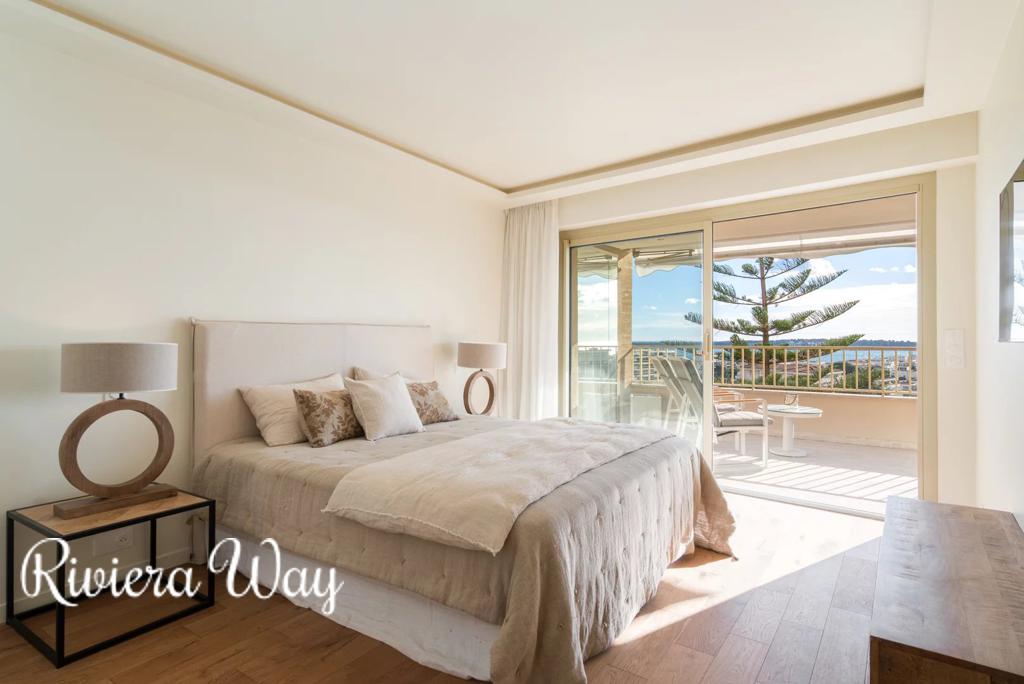 4 room apartment in Cannes, photo #7, listing #105284928