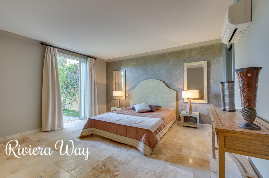 8 room villa in Grimaud, photo #9, listing #79951746
