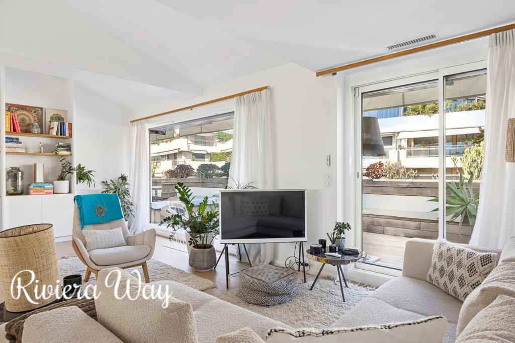 3 room apartment in Cannes, photo #9, listing #104342196