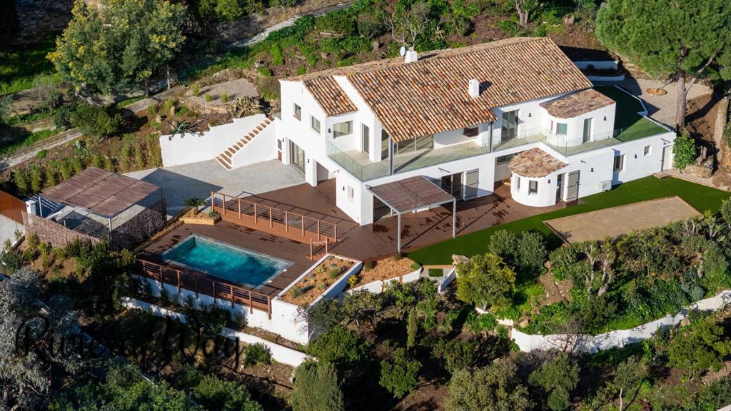 9 room villa in Cavalaire-sur-Mer, photo #3, listing #104652450