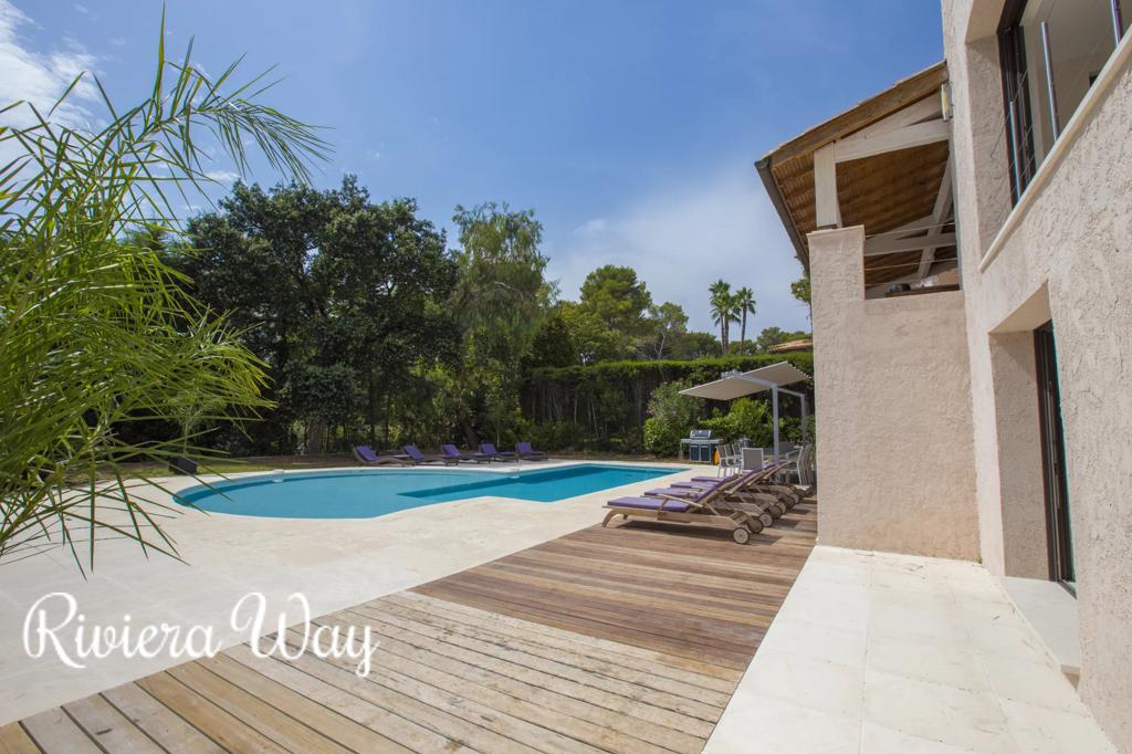 7 room villa in Antibes, photo #4, listing #95530008